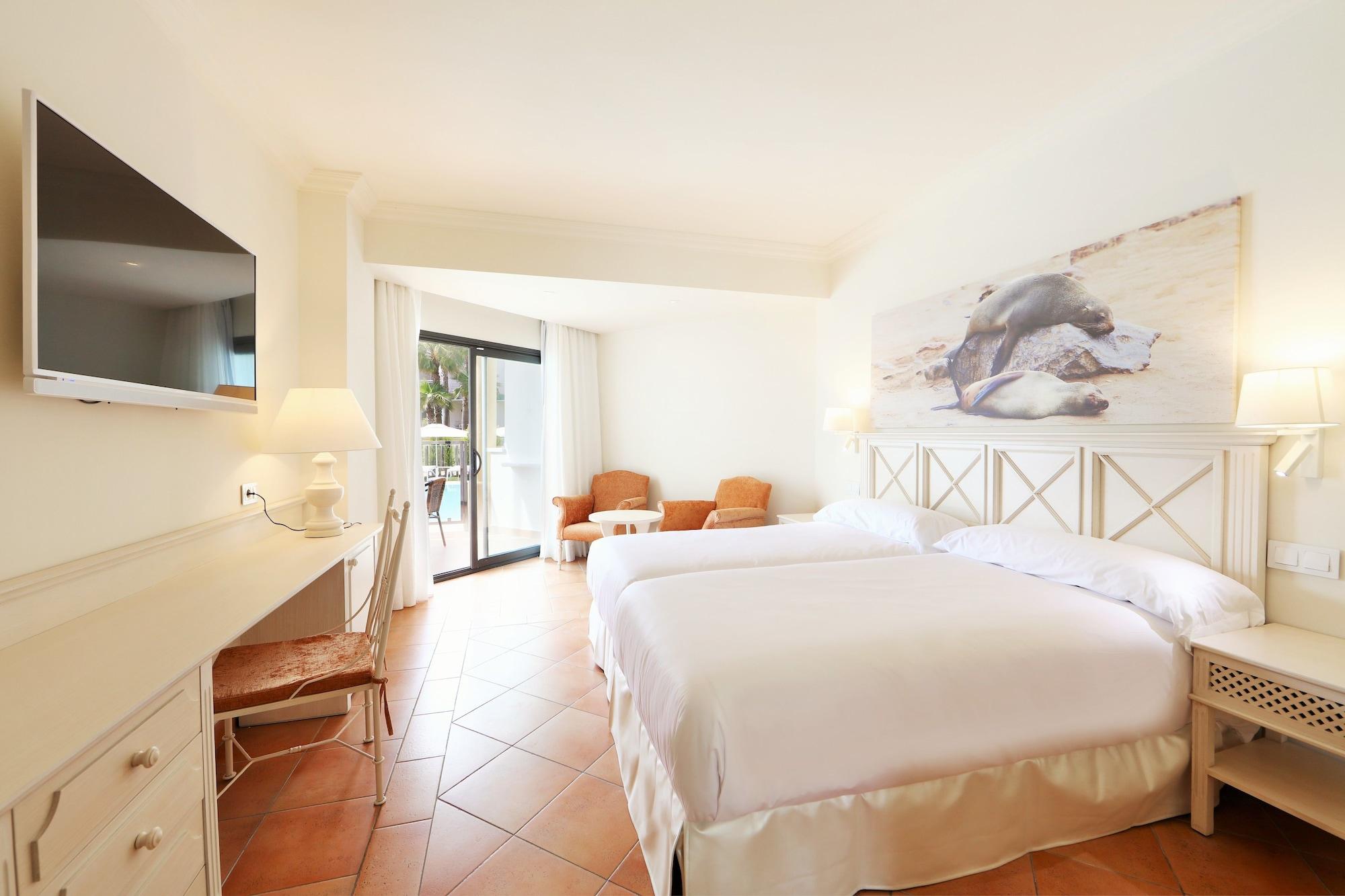 Iberostar Selection Andalucia Playa Hotel Chiclana de la Frontera Ngoại thất bức ảnh A room at the hotel