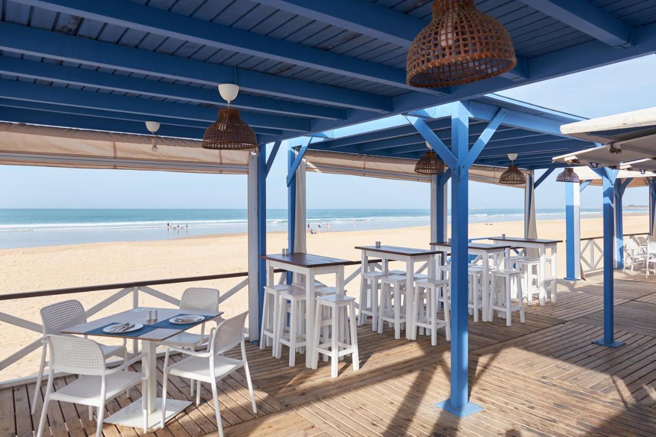 Iberostar Selection Andalucia Playa Hotel Chiclana de la Frontera Ngoại thất bức ảnh Beach bar in La Paloma