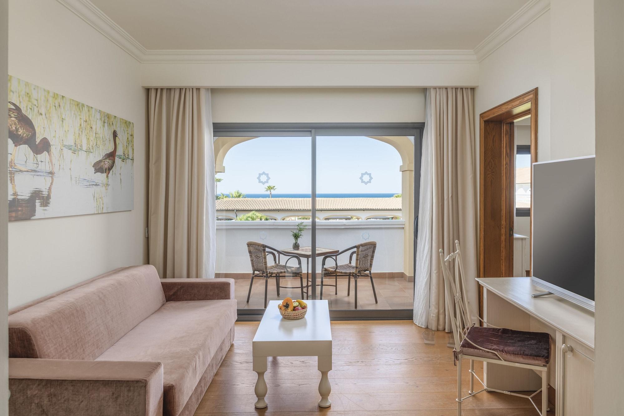 Iberostar Selection Andalucia Playa Hotel Chiclana de la Frontera Ngoại thất bức ảnh A typical room at the hotel