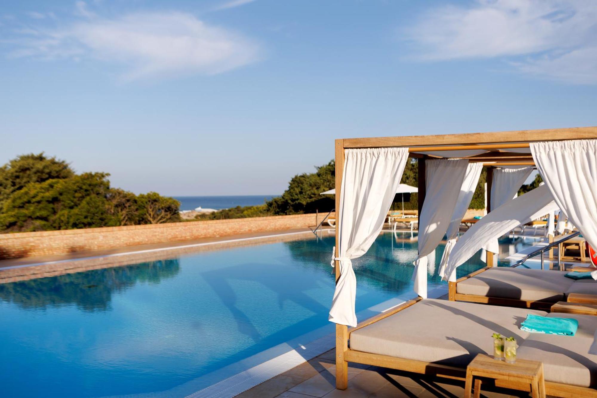 Iberostar Selection Andalucia Playa Hotel Chiclana de la Frontera Ngoại thất bức ảnh The pool at the Mykonos Grand Resort