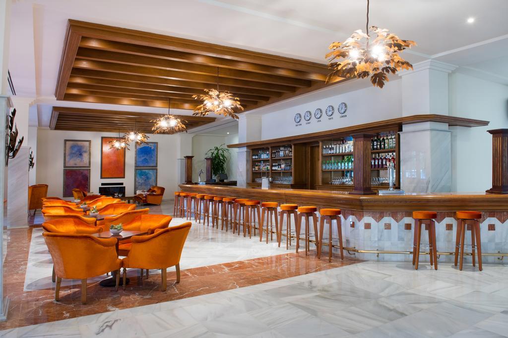 Iberostar Selection Andalucia Playa Hotel Chiclana de la Frontera Ngoại thất bức ảnh Lobby bar